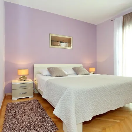 私人定制中心公寓 *