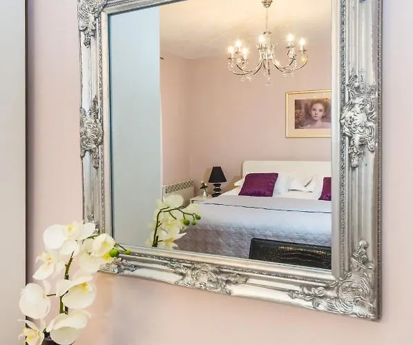 Exclusive Center Apartment *