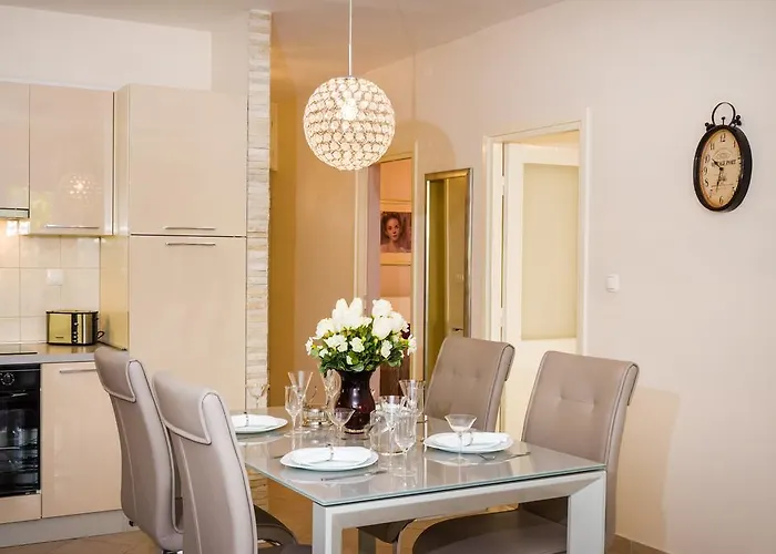 Exclusive Center Apartment *